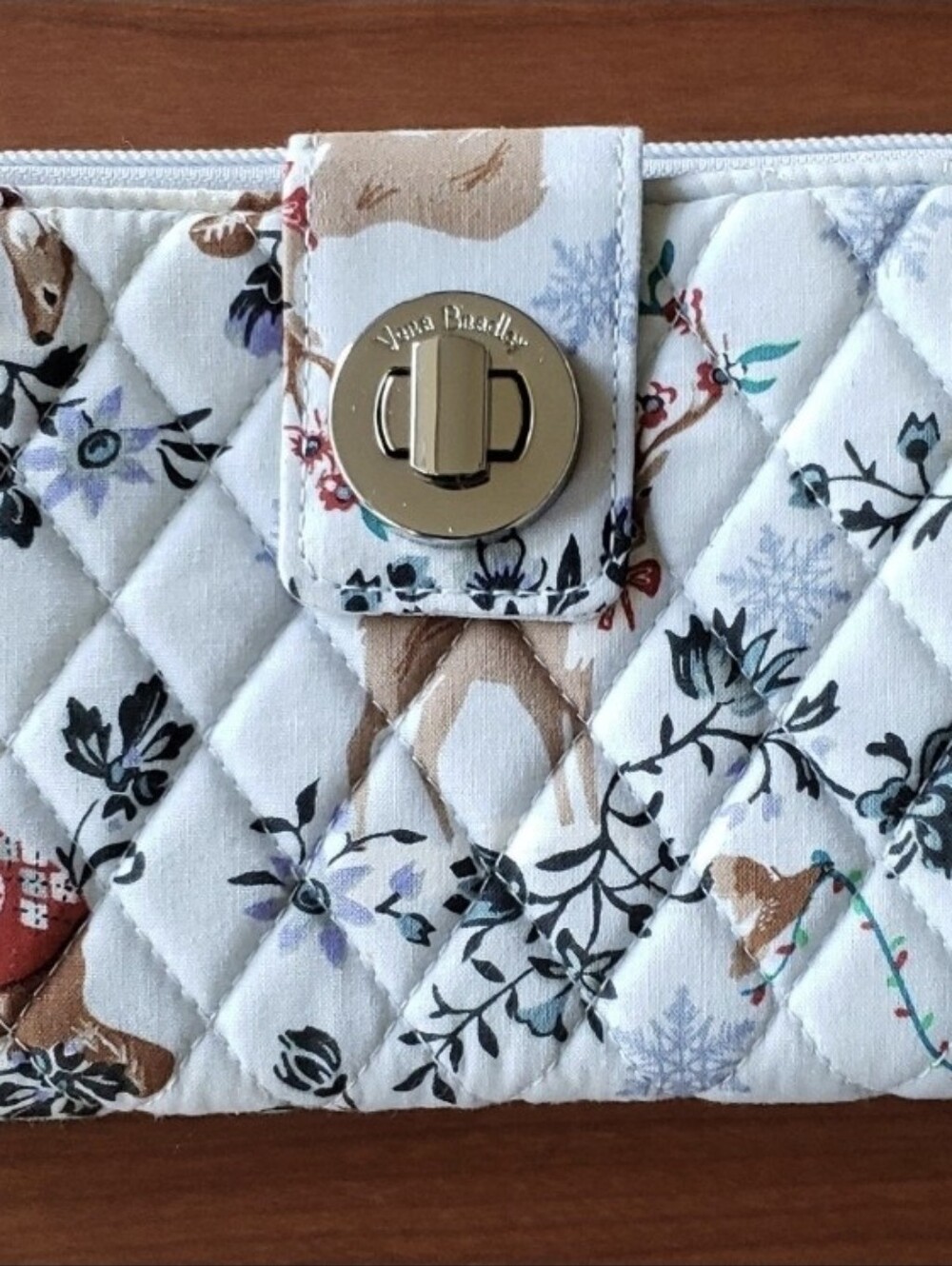 Vera Bradley Wallet. Merry Mischief Snow Day Ultralight RFID Turnlock Wallet NEW